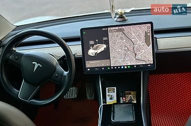 Седан Tesla Model 3 2019 в Сумах