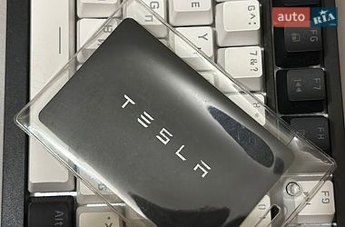 Седан Tesla Model 3 2019 в Сумах