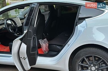 Седан Tesla Model 3 2019 в Сумах