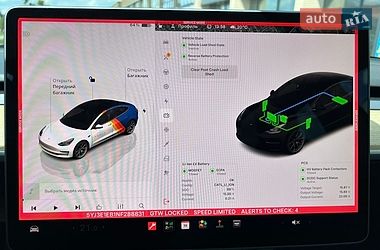 Седан Tesla Model 3 2022 в Виннице