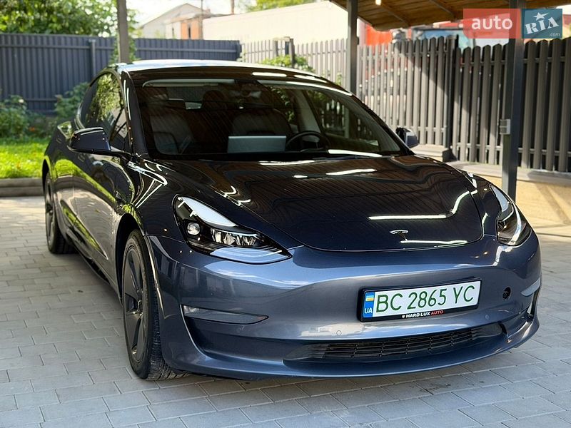 Tesla Model 3 2022
