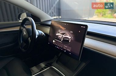 Седан Tesla Model 3 2022 в Львове