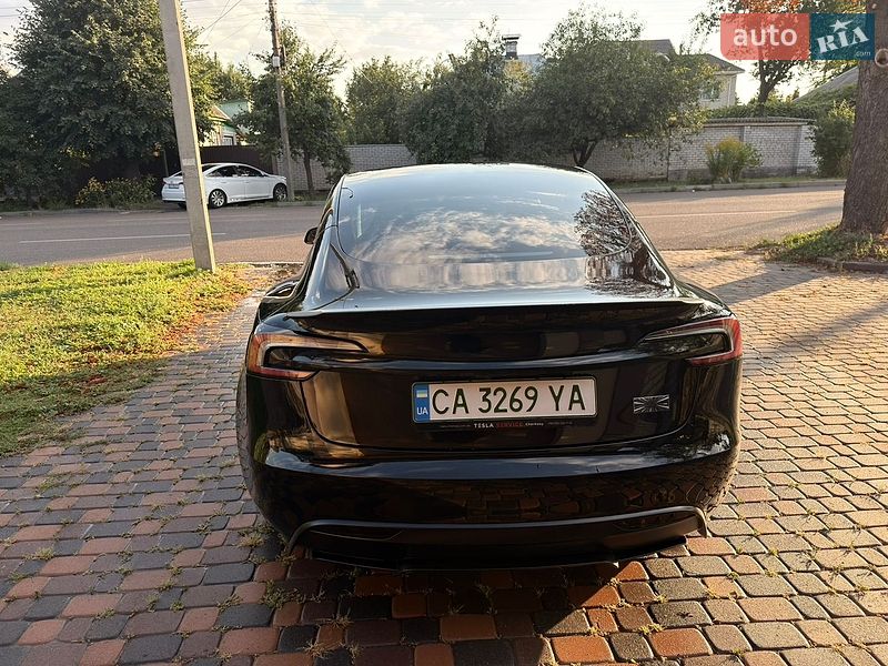 Седан Tesla Model 3 2024 в Черкасах