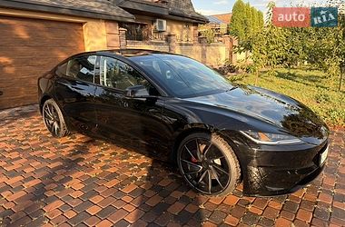 Седан Tesla Model 3 2024 в Черкасах