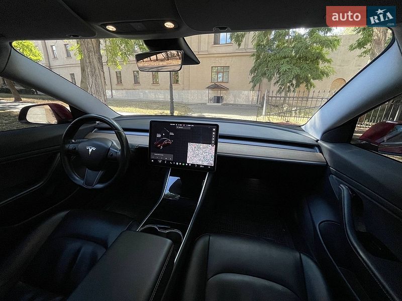 Седан Tesla Model 3 2018 в Николаеве