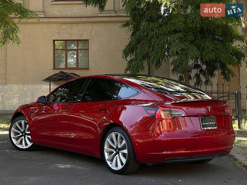 Седан Tesla Model 3 2018 в Николаеве
