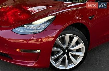 Седан Tesla Model 3 2018 в Николаеве