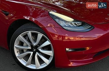 Седан Tesla Model 3 2018 в Николаеве