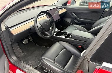 Седан Tesla Model 3 2018 в Львові