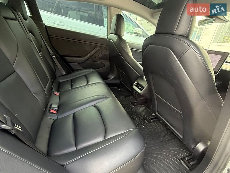 Седан Tesla Model 3 2020 в Хмельницком