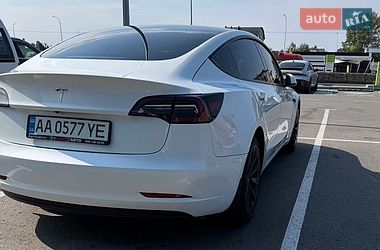 Седан Tesla Model 3 2023 в Киеве