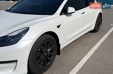 Седан Tesla Model 3 2023 в Киеве