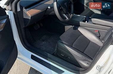 Седан Tesla Model 3 2023 в Киеве