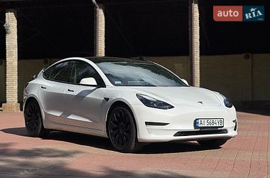Седан Tesla Model 3 2021 в Киеве