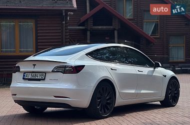 Седан Tesla Model 3 2021 в Киеве