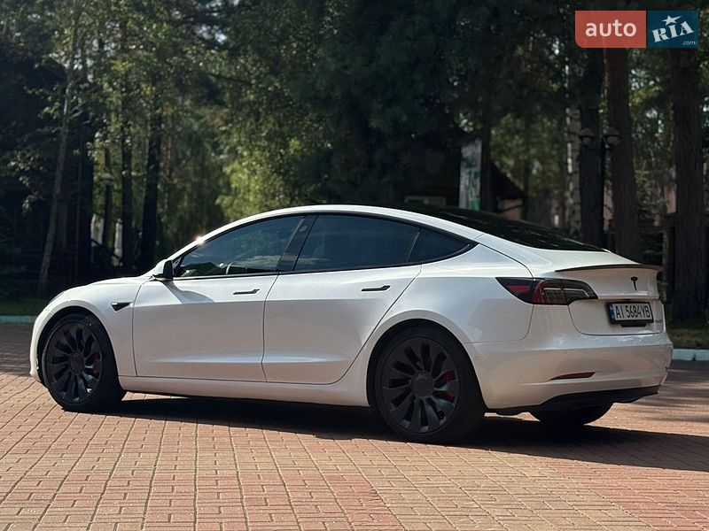 Седан Tesla Model 3 2021 в Киеве