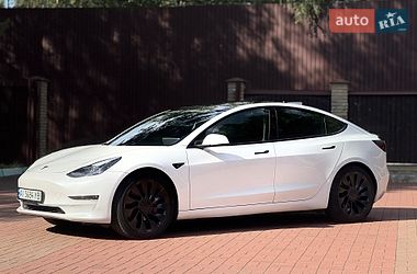 Седан Tesla Model 3 2021 в Киеве