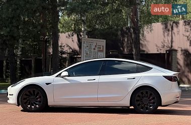 Седан Tesla Model 3 2021 в Киеве