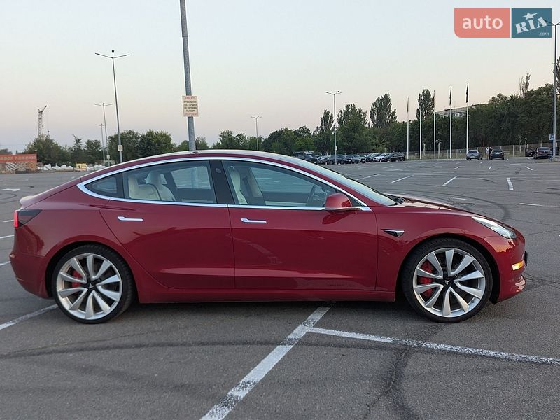 Седан Tesla Model 3 2018 в Днепре