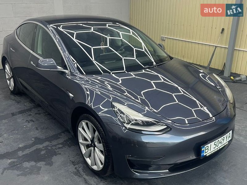 Седан Tesla Model 3 2018 в Кременчуге