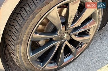 Седан Tesla Model 3 2020 в Виннице