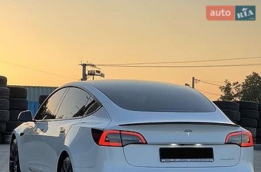 Седан Tesla Model 3 2022 в Киеве