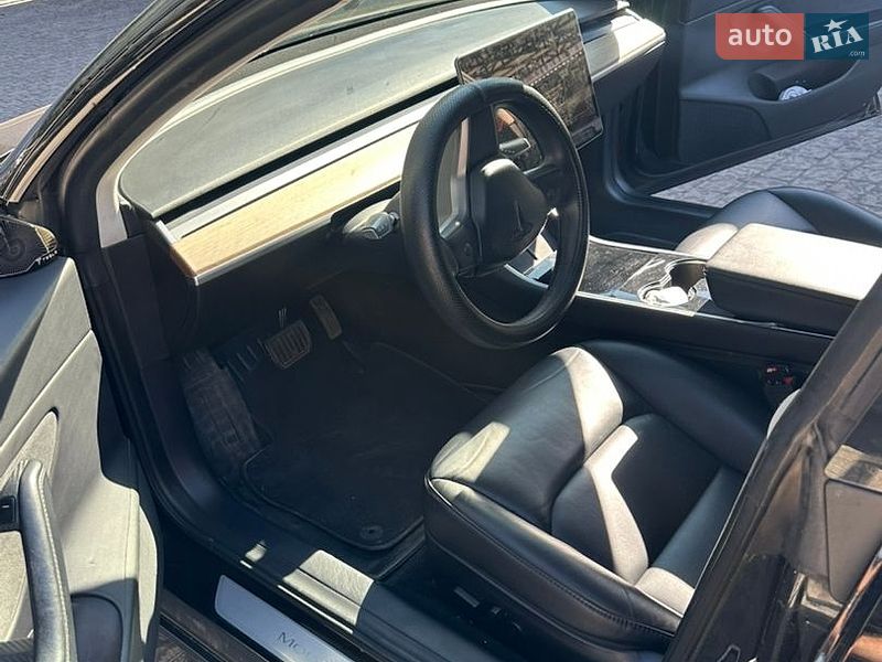 Седан Tesla Model 3 2019 в Одессе