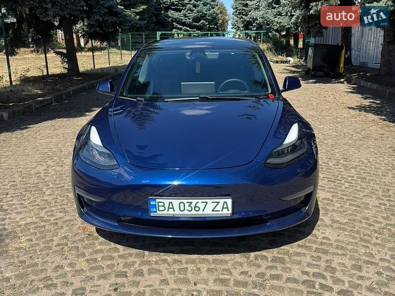 Седан Tesla Model 3 2021 в Кропивницком