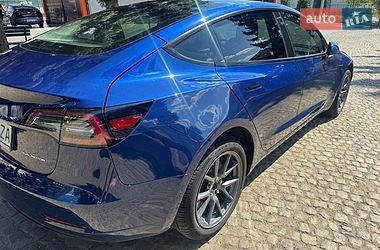 Седан Tesla Model 3 2021 в Кропивницком