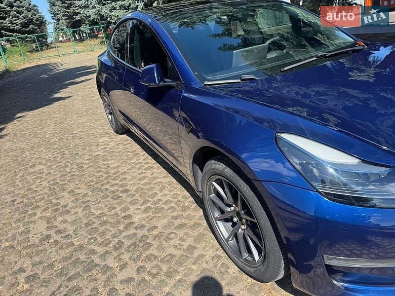 Седан Tesla Model 3 2021 в Кропивницком