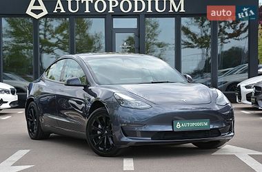 Седан Tesla Model 3 2023 в Києві