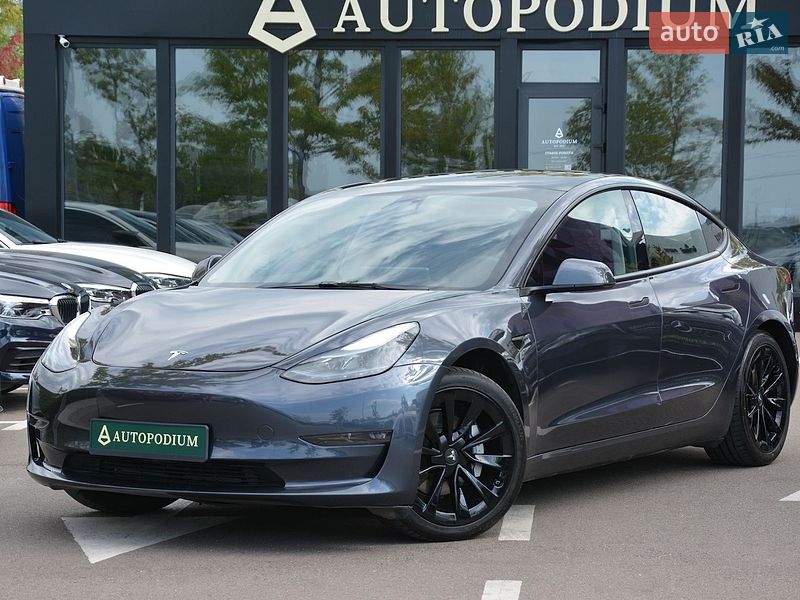 Седан Tesla Model 3 2023 в Києві