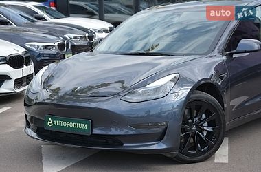 Седан Tesla Model 3 2023 в Києві