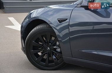 Седан Tesla Model 3 2023 в Києві