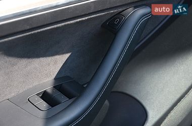 Седан Tesla Model 3 2023 в Києві