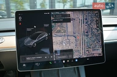 Седан Tesla Model 3 2023 в Києві