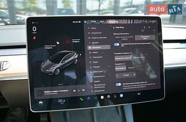 Седан Tesla Model 3 2023 в Києві