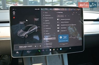 Седан Tesla Model 3 2023 в Києві