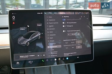 Седан Tesla Model 3 2023 в Києві