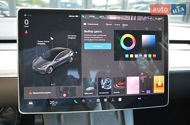 Седан Tesla Model 3 2023 в Києві