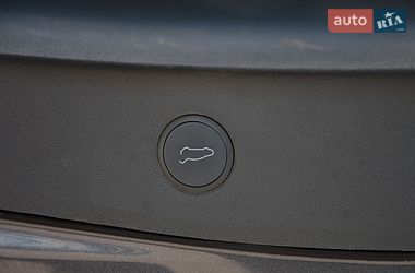 Седан Tesla Model 3 2023 в Києві