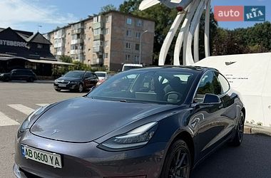 Седан Tesla Model 3 2020 в Вінниці