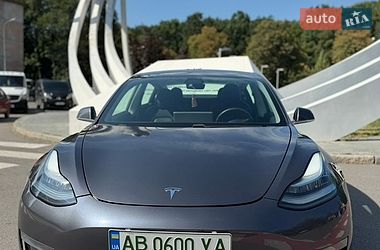Седан Tesla Model 3 2020 в Вінниці
