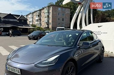 Седан Tesla Model 3 2020 в Вінниці