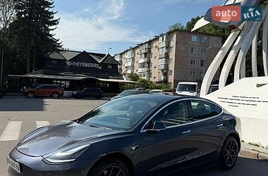 Седан Tesla Model 3 2020 в Виннице