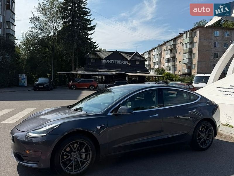 Седан Tesla Model 3 2020 в Вінниці