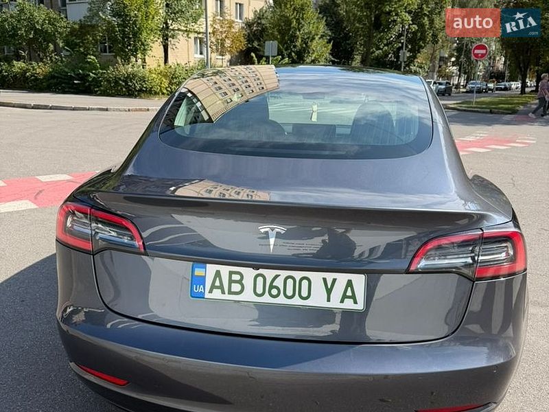 Седан Tesla Model 3 2020 в Вінниці