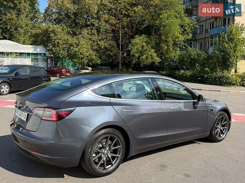Седан Tesla Model 3 2020 в Вінниці