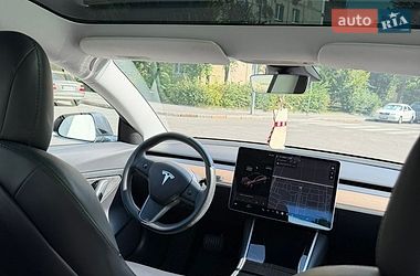 Седан Tesla Model 3 2020 в Вінниці