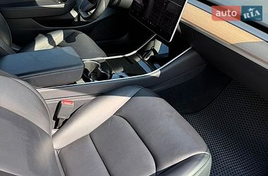 Седан Tesla Model 3 2020 в Вінниці